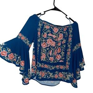 Francesca’s Floral off-the-shoulder top Size:M